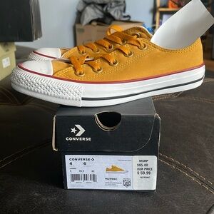 Brand New Converse low